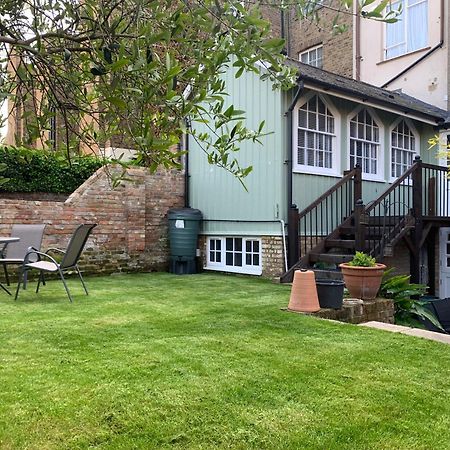 Grand 2 Bed Georgian Apartment At Florence House With King Bed, In The Heart Of Herne Bay & 300M From Beach Экстерьер фото