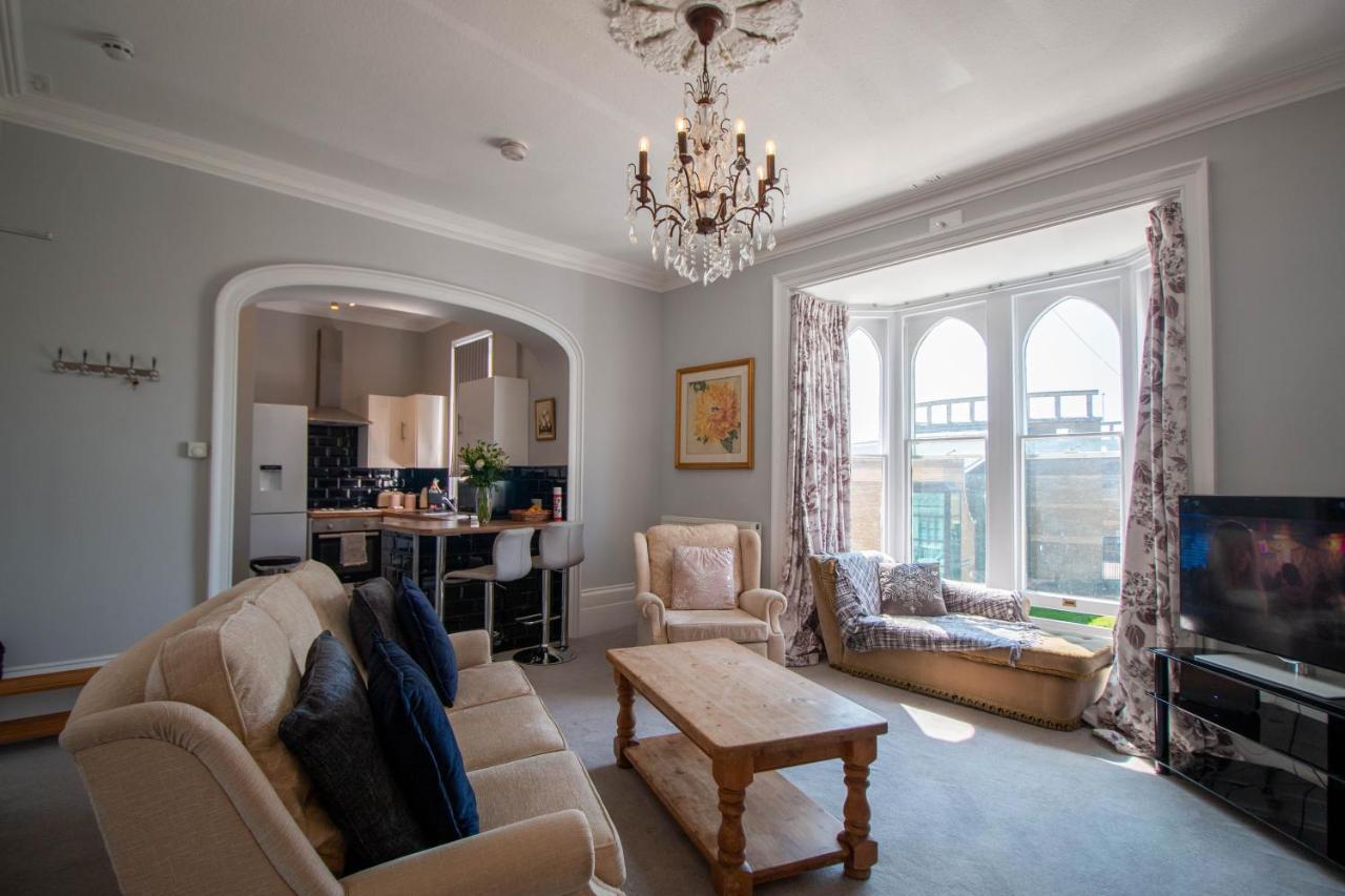 Grand 2 Bed Georgian Apartment At Florence House With King Bed, In The Heart Of Herne Bay & 300M From Beach Экстерьер фото