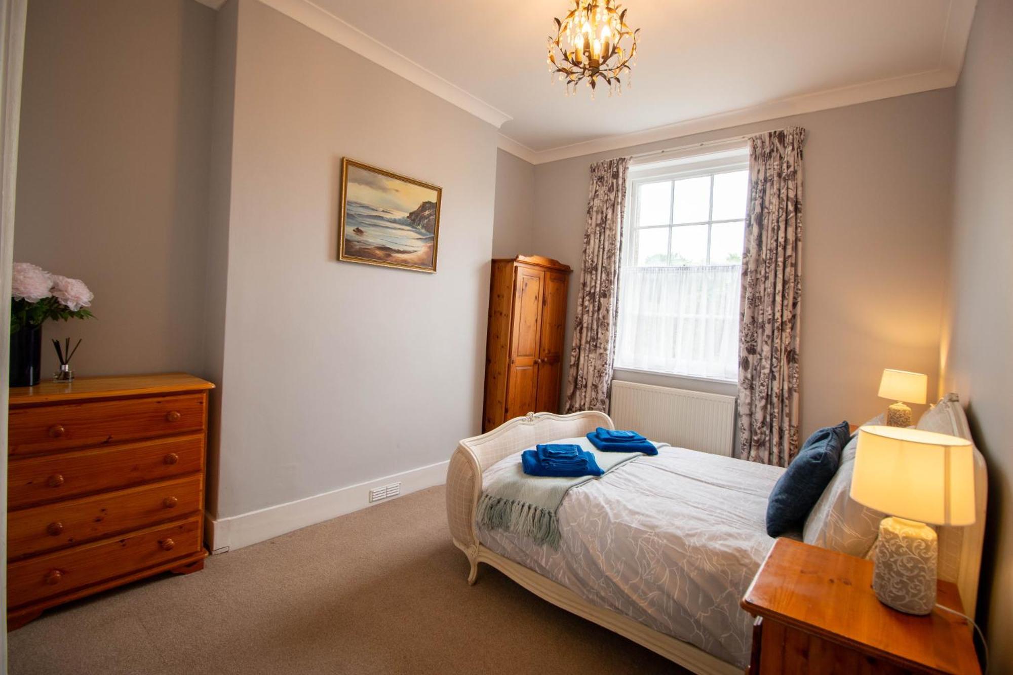 Grand 2 Bed Georgian Apartment At Florence House With King Bed, In The Heart Of Herne Bay & 300M From Beach Экстерьер фото
