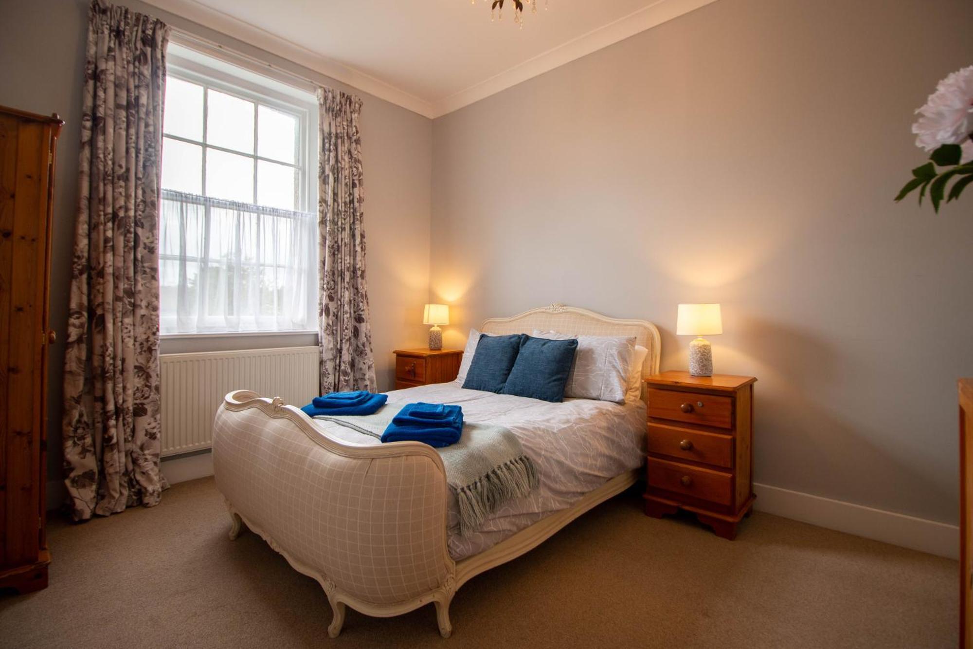 Grand 2 Bed Georgian Apartment At Florence House With King Bed, In The Heart Of Herne Bay & 300M From Beach Экстерьер фото